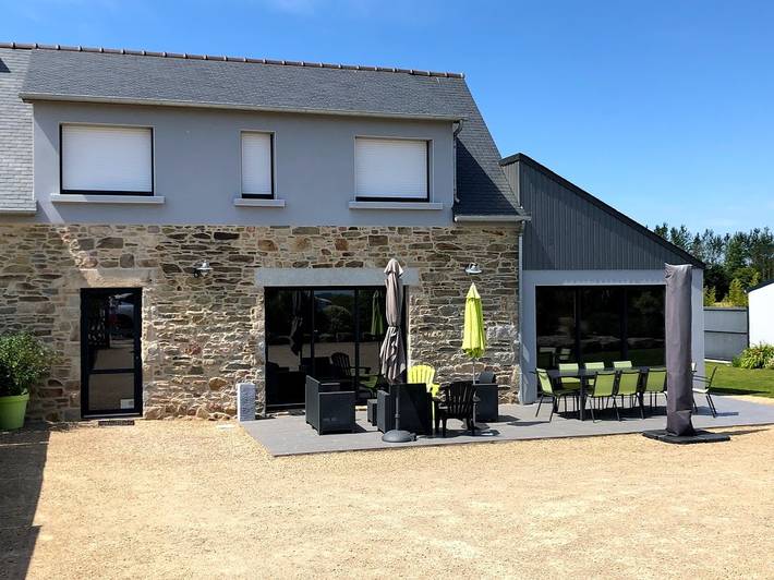 Gîte pour 9 personnes, avec piscine ainsi que terrasse et jardin à Coatréven - 3