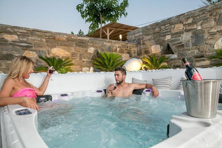Location de vacances pour 9 personnes, avec jardin et piscine ainsi que terrasse et vue sur l’océan dans Náoussa - 2