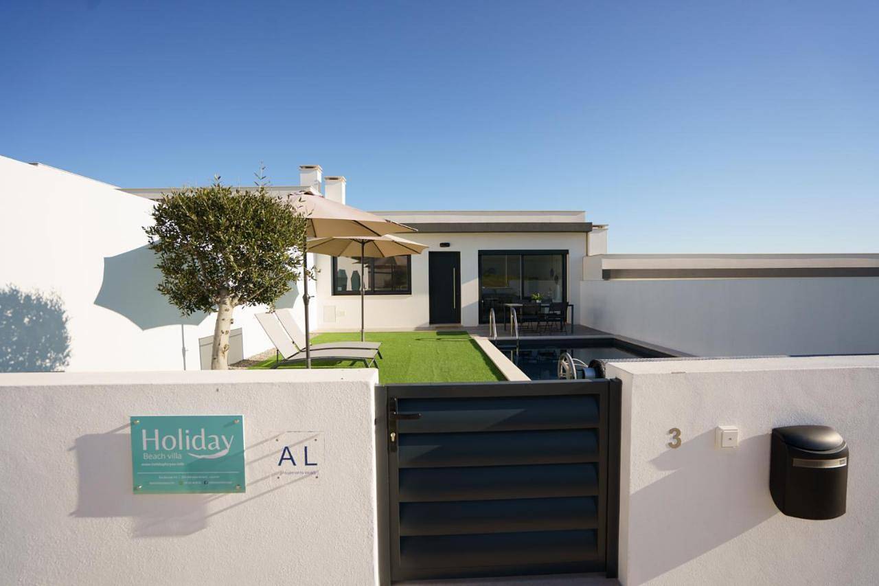 Villa with Private Pool in Santa Bárbara, Lissabon Distrikt