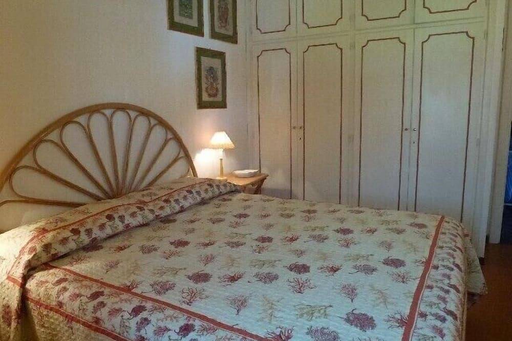 Bonito chalet con piscina privada a 300 metros del mar, aparcamiento privado, jardín in Ladispoli, Provincia de Roma