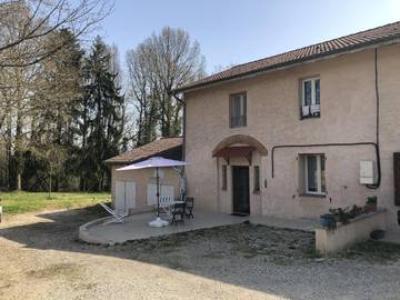 Gîte pour 5 personnes, avec jardin et terrasse, animaux acceptés dans Varambon