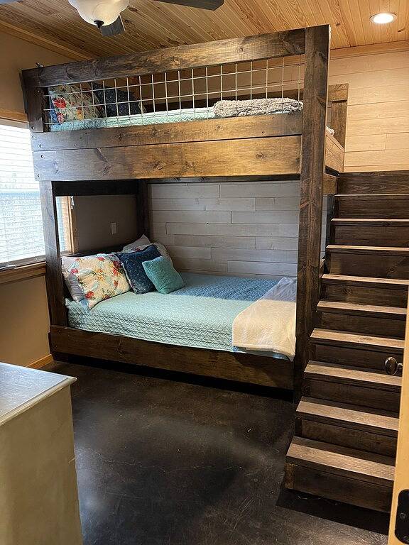 Come \"catch\" memories: 3 bdrm barndo w covered parking for boats & Rv hookup in Sam Rayburn Reservoir