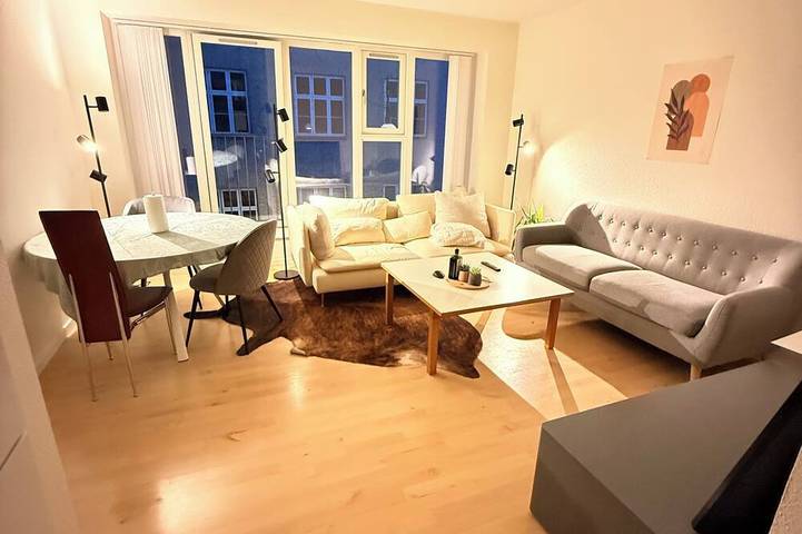 Ganze Wohnung, Charming 2-bedroom apartment in beautiful Aalborg with fully equipped kitchen in Aalborg, Limfjord in Nordjütland