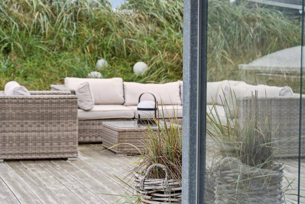 Helles und gemütliches Ferienhaus mit Wildnisbad, nahe der Nordsee in Søndervig, Holmsland Klit