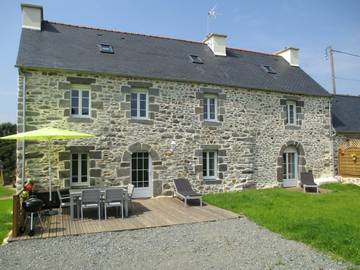 Gîte pour 6 personnes, avec jardin et terrasse à Hanvec