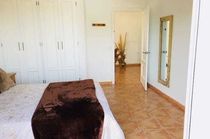 Villa pour 6 personnes, avec balcon ainsi que jardin et piscine, animaux acceptés à Cala Romantica - 4