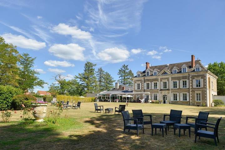 Hôtel pour 2 personnes, avec jardin ainsi que piscine et vue, animaux acceptés à Salbris - 4