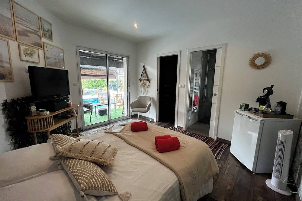 Comfortable, Restful Room in Andernos-les-Bains, Region de Arcachon