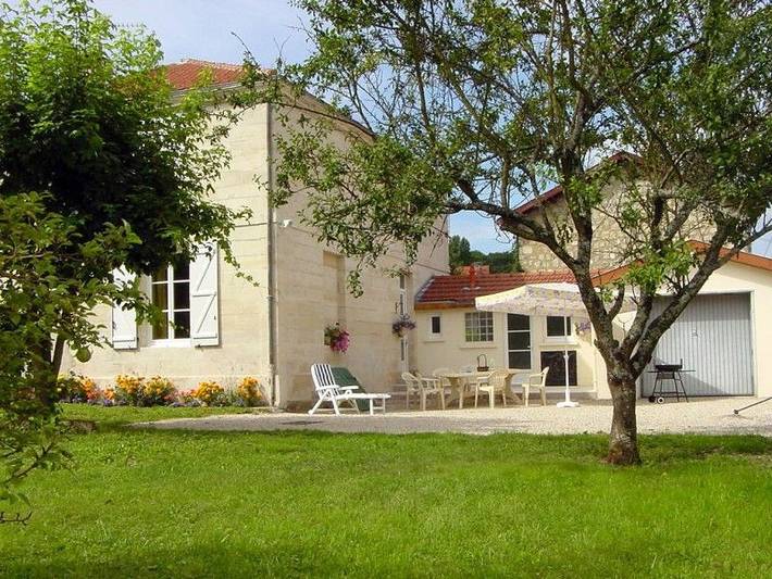 Gîte pour 11 personnes, avec Terrasse et Jardin