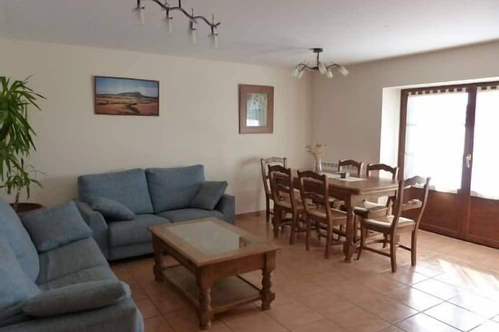 Casa Casbas - Apartment 2 (6 pax) in Jaca, Spanish Pyrenees