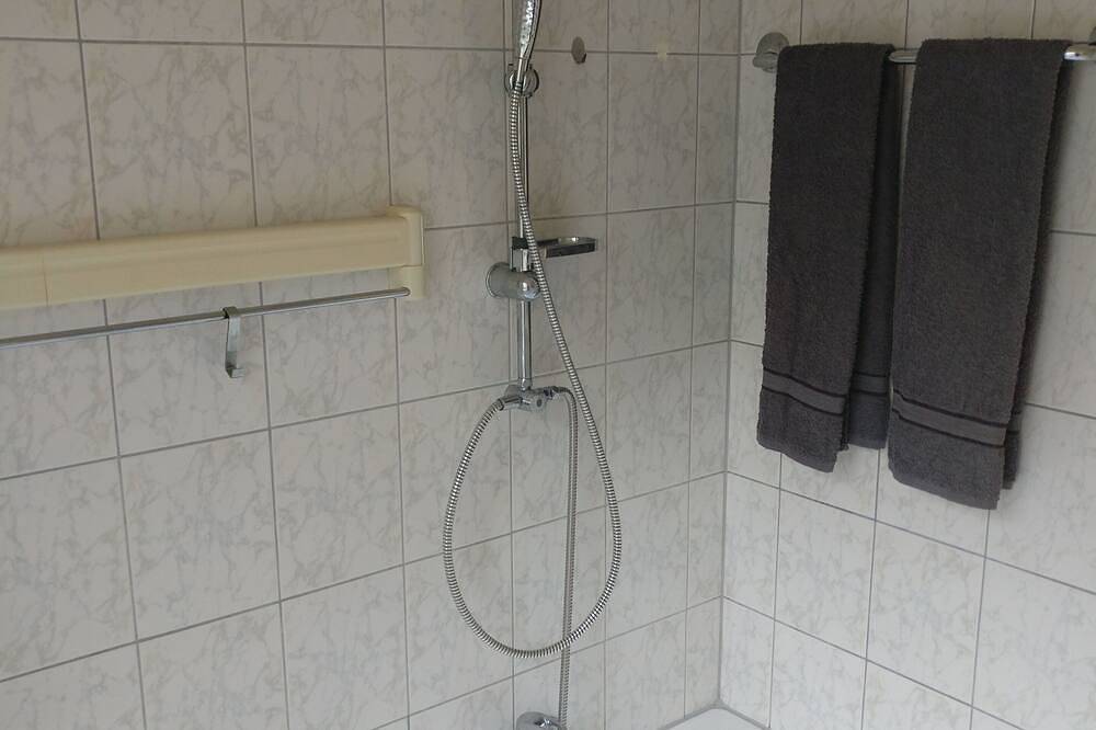 Ganze Wohnung, Idyllisch an der Weinstraße. Vom Staatsgast bis zum Weinwanderer in Deidesheim, Pfälzer Rheinebene