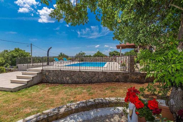 Villa für 4 Personen, mit Pool und Garten auf Krk - 4