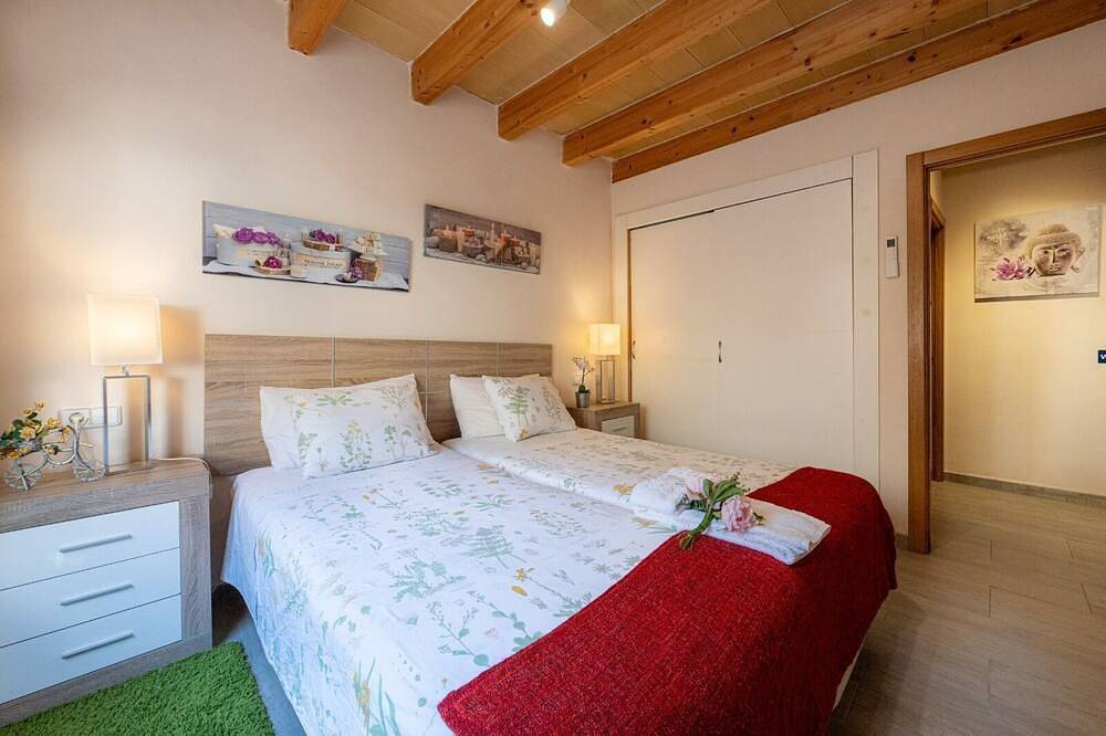 Entire apartment, Gemütliche Ferienwohnung mit Terrasse im Herzen von Porreres, Mallorca in Porreres, South Majorca