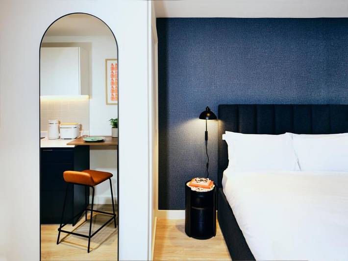Apartahotel para 2 personas, con terraza y vistas, Se admiten mascotas en Londres