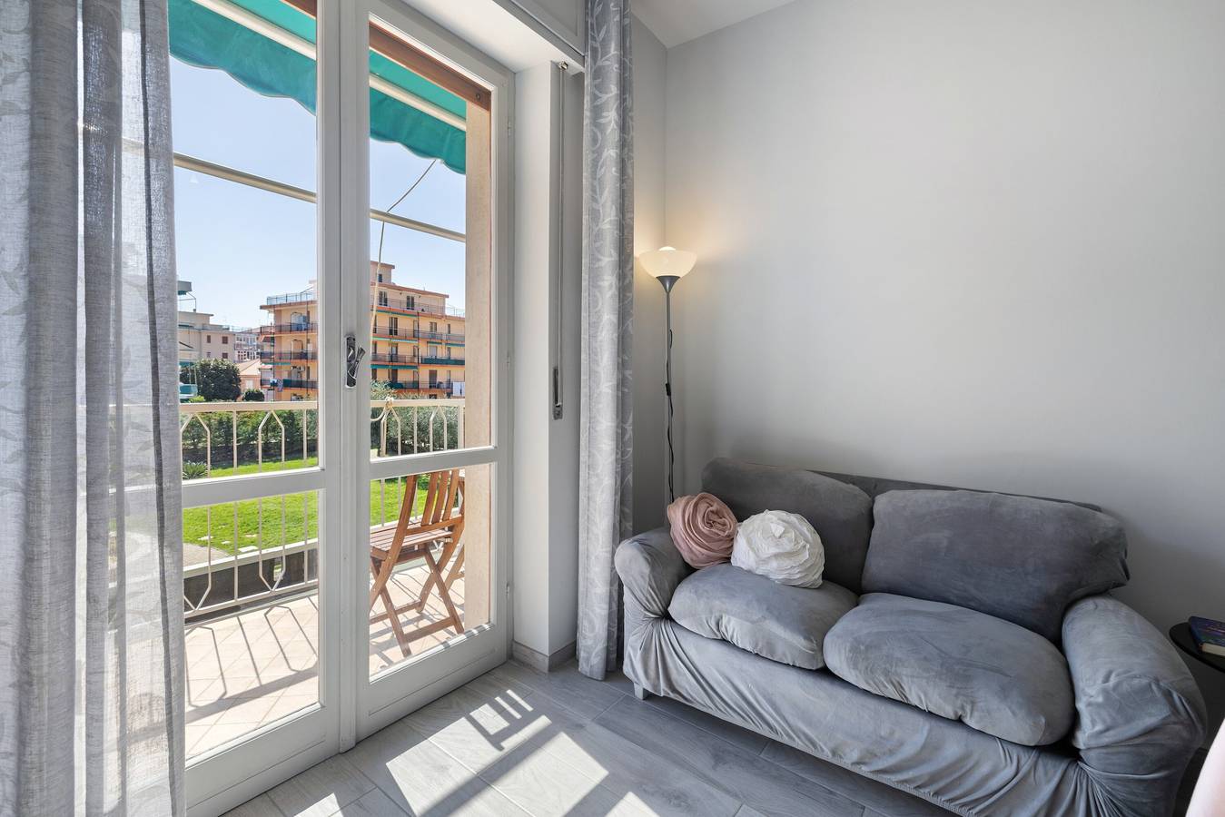 Appartamento intero, Appartamento 'Giaely' con balcone e aria condizionata in Borghetto Santo Spirito, Riviera di Ponente