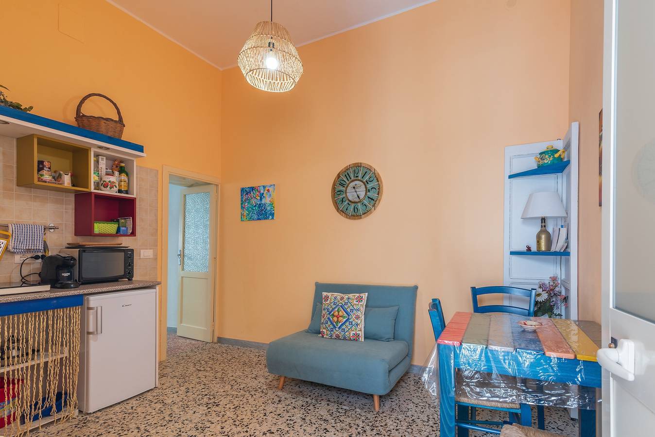 Ganze Wohnung, Ferienwohnung 'Sagola' in der Nähe dem Strand mit Terrasse & Wlan in Spiaggetta di Cala Rossa, Syrakus