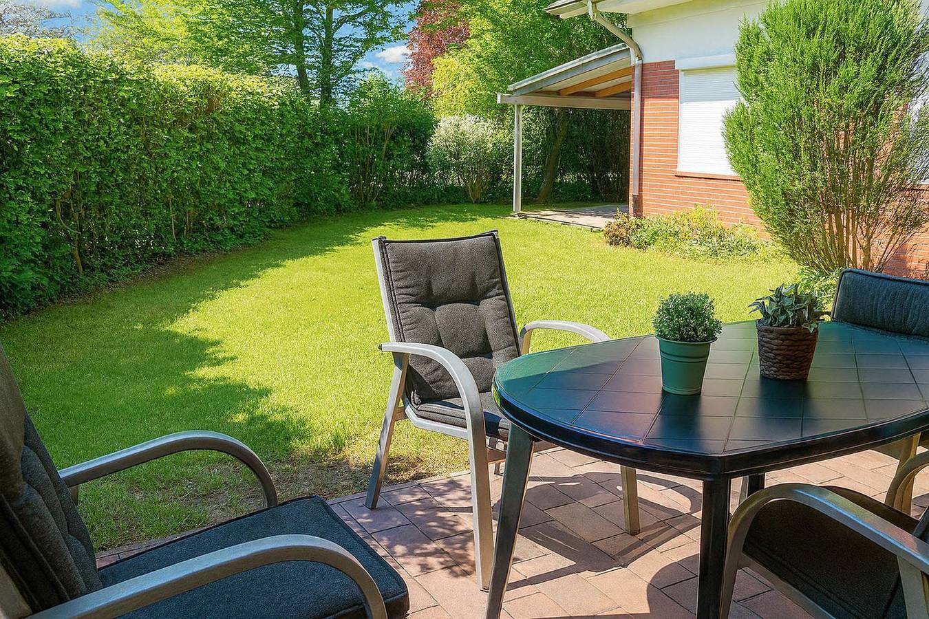 Ganze Wohnung, Ebenerdige Ferienwohnung mit überdachter Terrasse nahe Strand in Horumersiel in Horumersiel, Wangerland