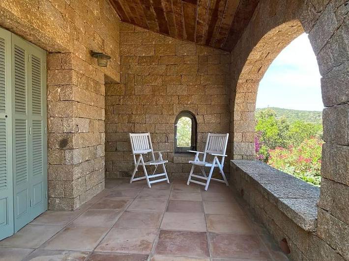 Location de vacances pour 8 personnes, avec jardin ainsi que vue et terrasse, animaux acceptés à Belvédère-Campomoro - 2