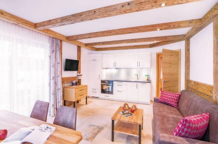 Ferienwohnung für 6 Personen, mit Pool und Balkon sowie Ausblick und Sauna, kinderfreundlich - 1