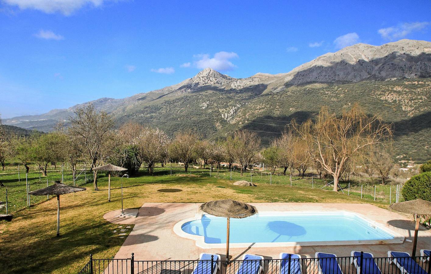 Cozy Apartment with Pool & Terrace near City Center in Jimera de Líbar, Málaga Province