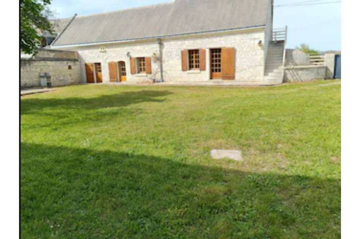 Location de vacances pour 5 personnes, avec terrasse et jardin à Restigné - 4