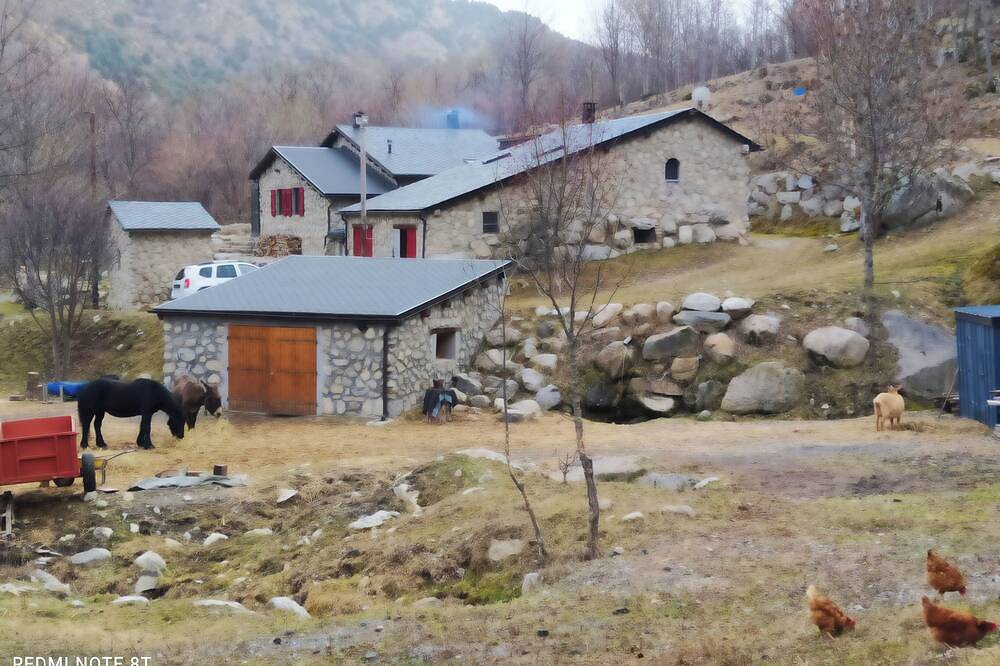 Appartement entier, Appartement au calme proche station de ski in Porta, Parc naturel régional des Pyrénées catalanes