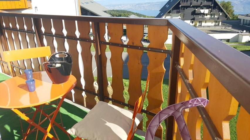 Chalet pour 6 personnes, avec balcon ainsi que vue sur le lac et vue à Thollon-les-Mémises - 2