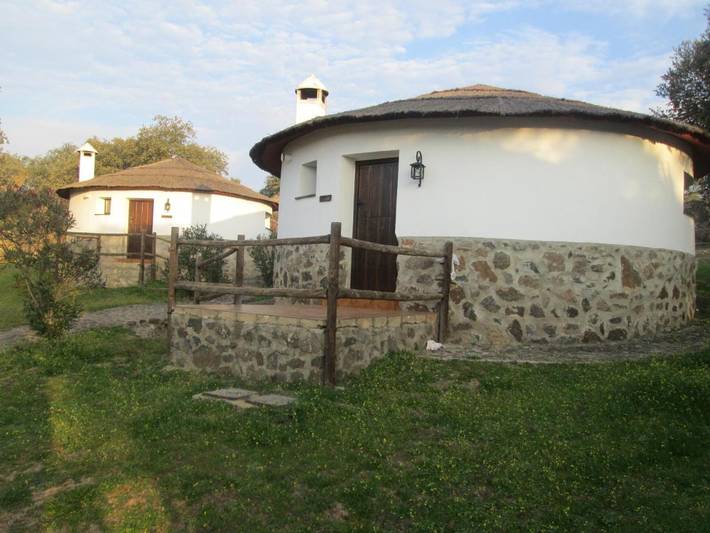 Casa rural para 4 personas, con Balcón y Terraza además de Jardín y Piscina en Extremadura - 2