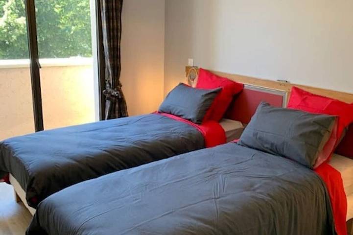 Gîte pour 4 personnes, avec terrasse et jacuzzi à Lons-le-Saunier - 3