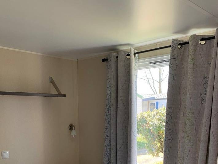 Camping du Petit Pont - Mobilheim 4 personen - 20m² + Überdachte Holzterrasse 8m². 2/4 Pers. in Arvert, Côte de Beauté