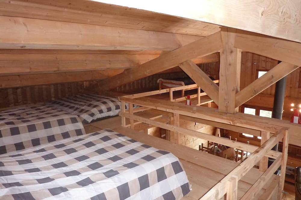 6/8-person south-facing cheznico chalet at Chalet Reynard in Bédoin, Parc naturel régional du Mont-Ventoux