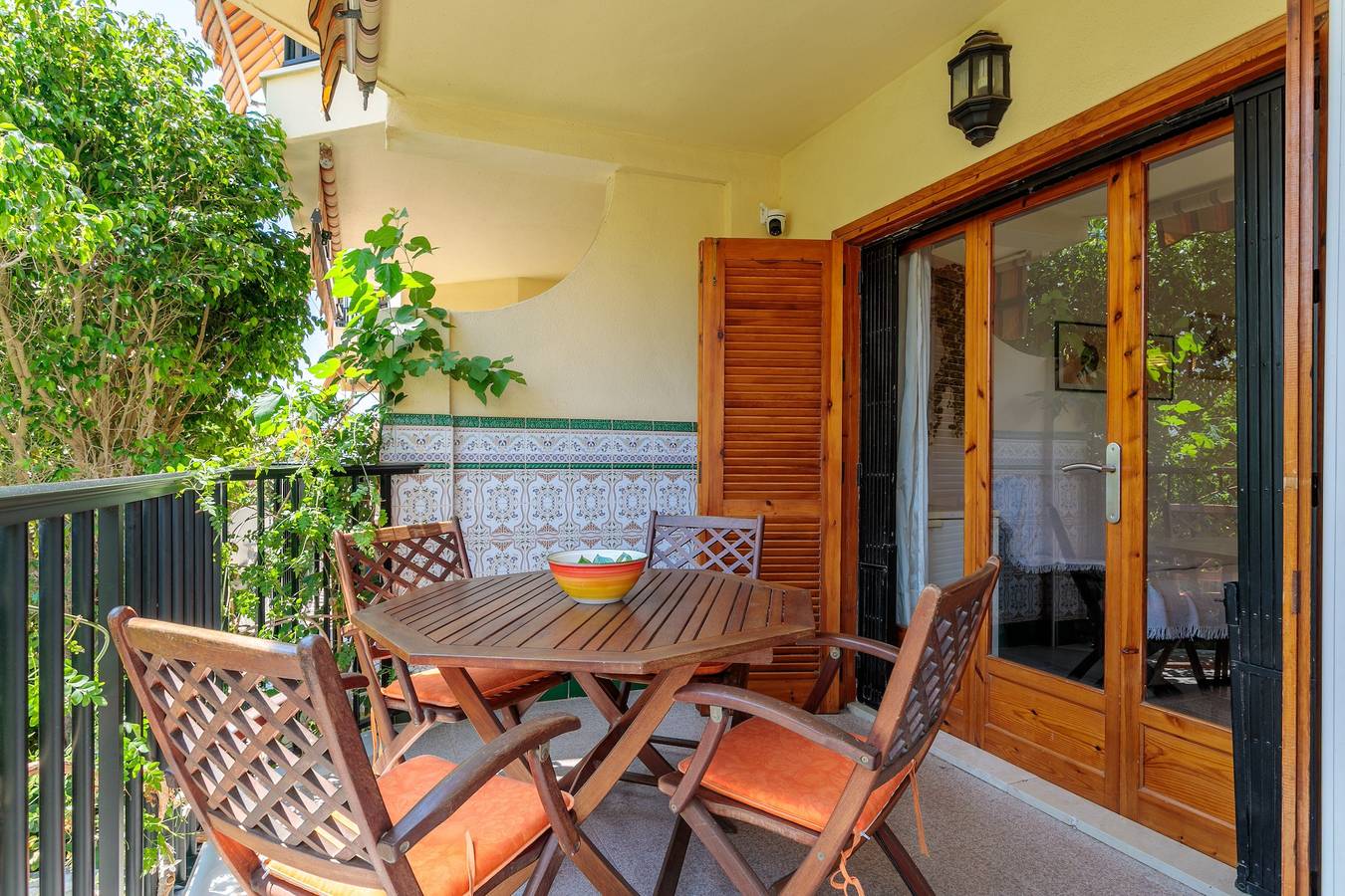 Apartamento entero, Apartamento 'Palmera V' con terraza privada y jardín privado in Santiago Bernabeu, Santa Pola