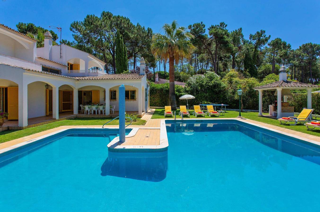 Villa Miralago by Villa Plus in Vilamoura, Quarteira