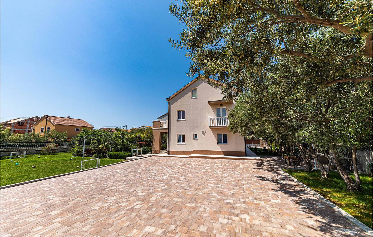 Ferienhaus für 14 Personen mit Terrasse in Kastel Novi, Kaštela