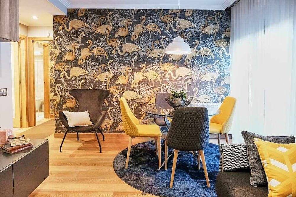 Entire apartment, New brown apartment in Pontevedra City, Rías Baixas