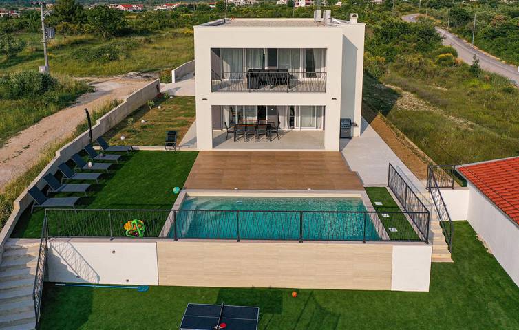 Ferienhaus für 10 Personen, mit Terrasse und Garten - 1