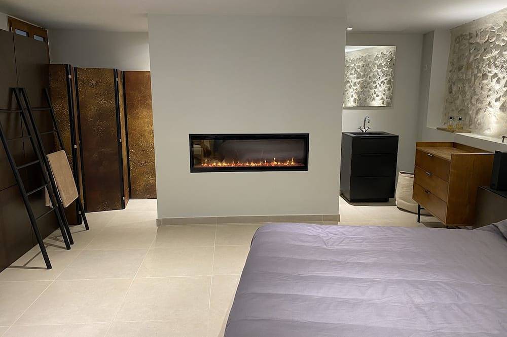 Apartamento entero, Suite Provencale De 50m² Entièrement Refait à Neuf in La Brillanne, Parque natural regional del Luberon