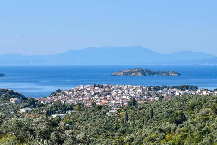 Villa for 3 people, with view and garden in Skiathos