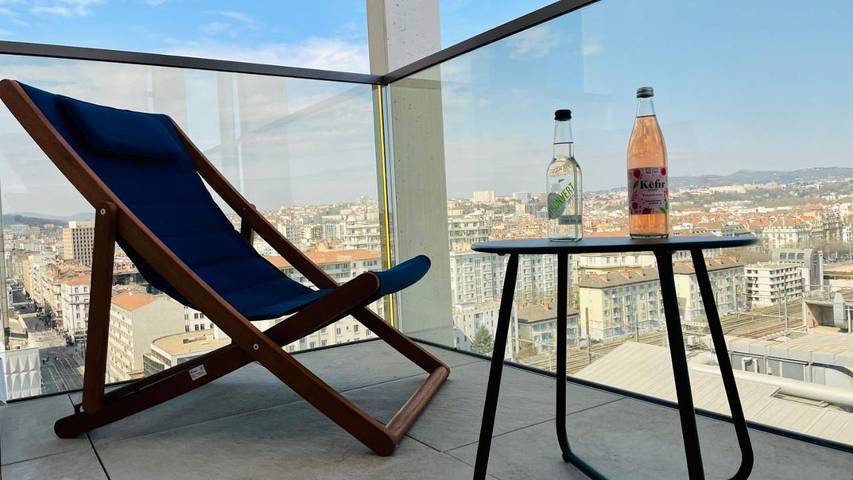 Gîte pour 3 personnes, avec terrasse et vue dans Gare de Lyon Part Dieu - 2
