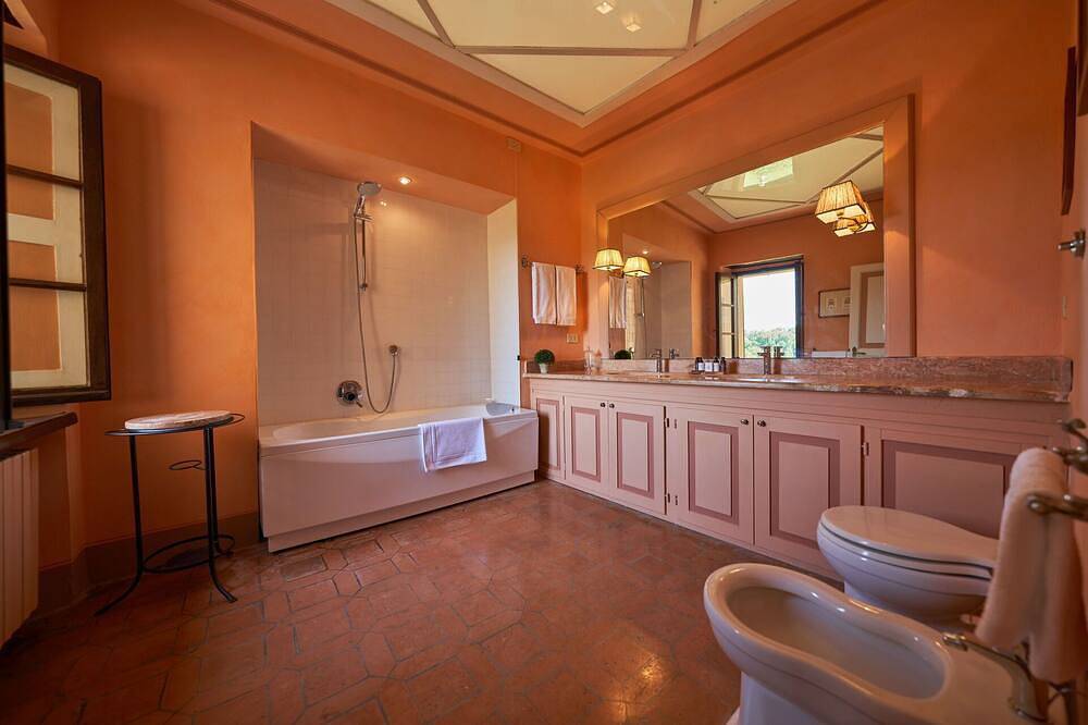 Villa à Collalto avec 16 chambres à coucher, 31 couchages in Monteriggioni, Province de Sienne