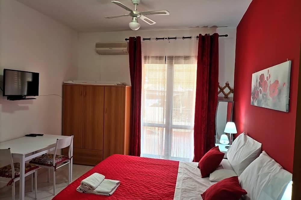 Apartamento entero, Estudio con vista al mar. in Letojanni, Provincia de Messina
