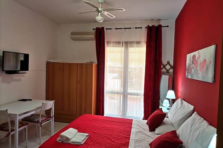 Ganze Wohnung, Studio mit Meerblick in Letojanni, Messina Provinz