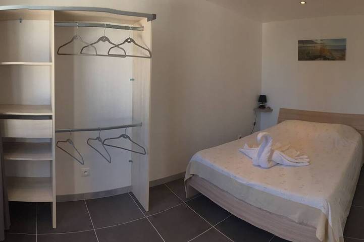 Location de vacances pour 6 personnes, avec piscine et jardin dans Plage des Boulassiers - 3