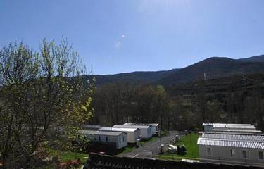 Gîte pour 2 personnes, avec jardin ainsi que piscine et vue, animaux acceptés à Castiello de Jaca