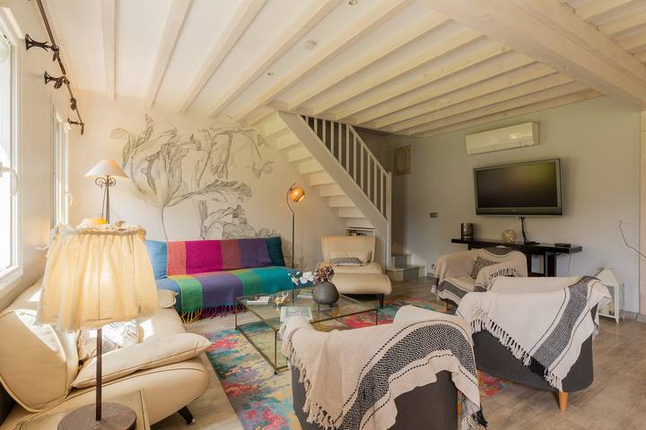 La Casa de los Carboneros: terraza privada, Wi-Fi, bomba de calor, jardín artístico in La Chapelle-sur-Dun, Región de Dieppe