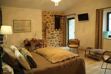 Chambre D’hôte pour 2 Personnes dans Chirols, Massif central, Photo 1