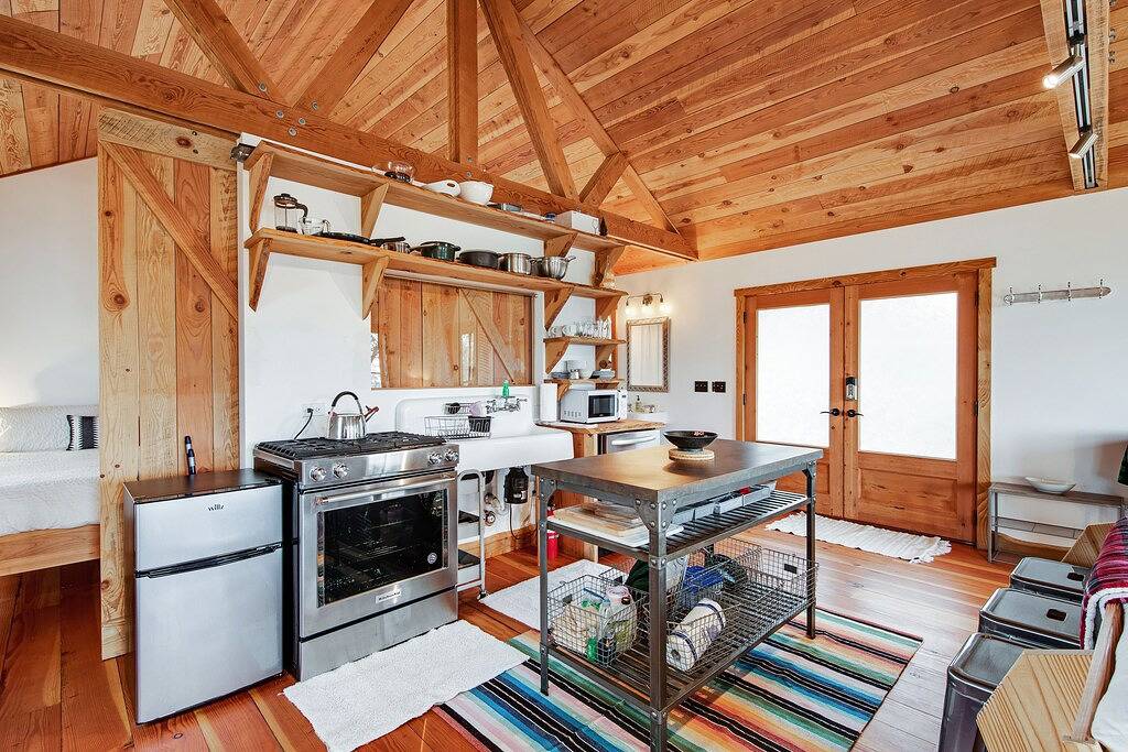 Log Cabin for 2 Guests in Orcas Island, San Juan Islands