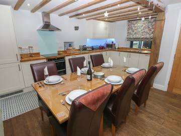 Holiday Rental for 6 People in Pembroke, Pembrokeshire, Photo 4