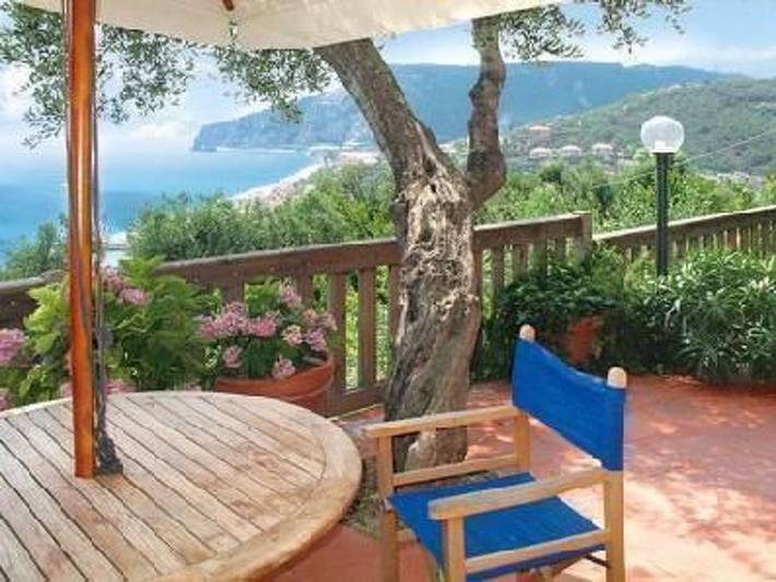 Ferienwohnung für 4 Personen, mit Terrasse und Garten sowie Pool in Finale Ligure Gemeinde - 2