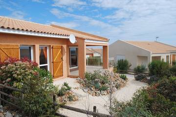 Cottage pour 6 personnes, avec jardin et piscine à Fitou